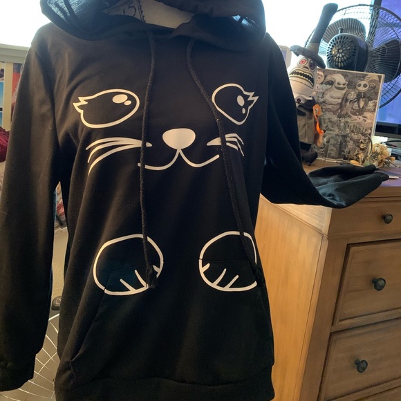 Black “cat” hoodie - Picture 1 of 4